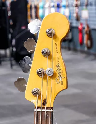 Squier - Classic Vibe '60s Precision Bass, Laurel Fingerboard - Olympic White 2